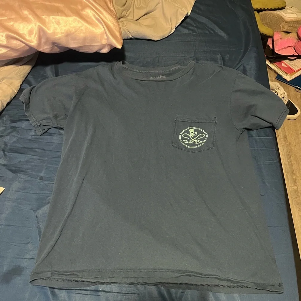 Salt Life t-shirt Medium. - Picture 2 of 6
